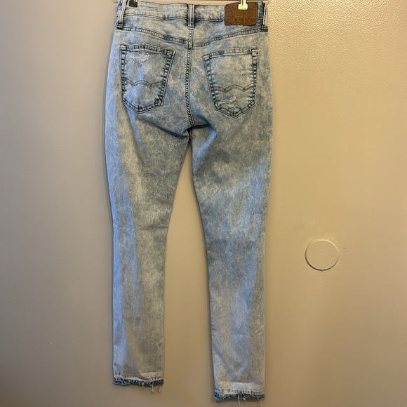 Lightly worn. - Picture 2 of 4